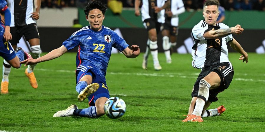 Sorgte für den zweiten deutschen Treffer der U21 gegen Japan: Denis Huseinbasic (r).