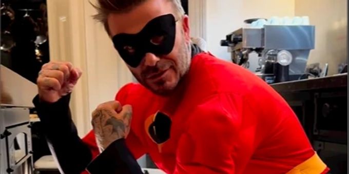 David Beckham gibt auf Instagram gerne auch mal privatere Einblicke, wie hier als Mr. Incredible. david beckham