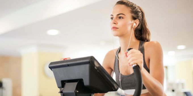 Auch im Fitnesstudio sollten Sie einige Gepflogenheiten beachten. Fitnesstudio