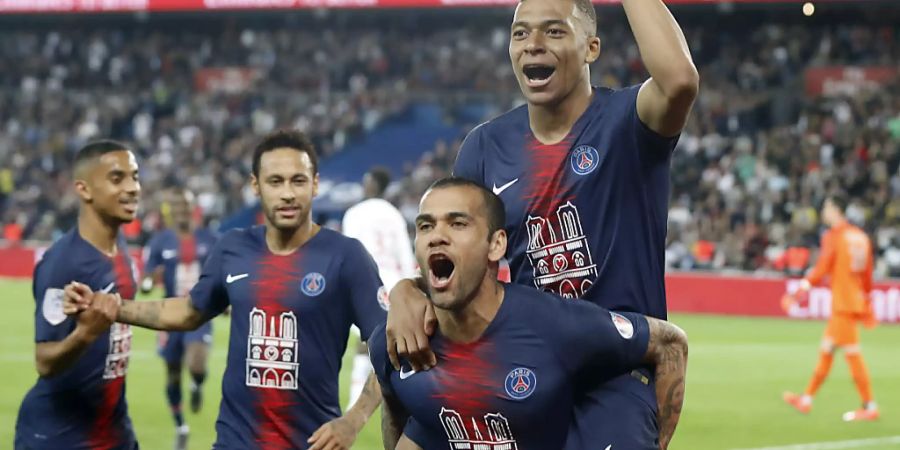 Kylian Mbappé (auf den Schultern von Dani Alves) war die grosse Figur bei der PSG-Meistergala