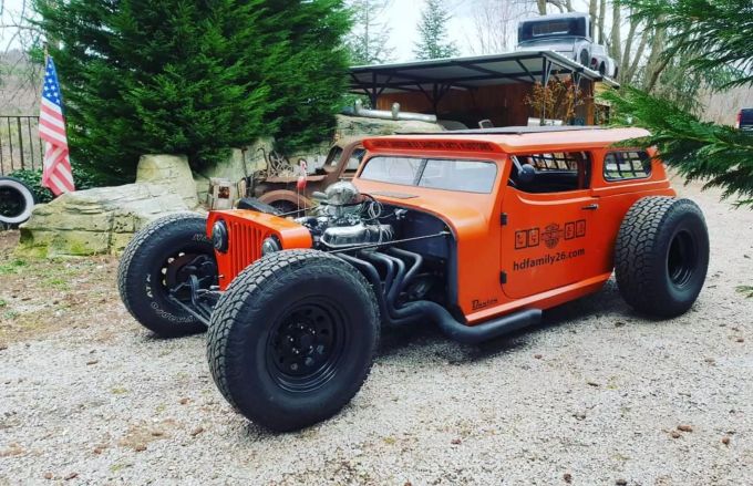 Die Franzosen sind für den Bau von Hotrods bekannt. Hotrod