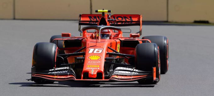 In Spanien ist auch mit einem neuen Frontflügel am Ferrari zu rechnen. Ferrari Charles Leclerc