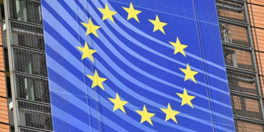 Europaflagge an der EU-Kommission in Brüssel