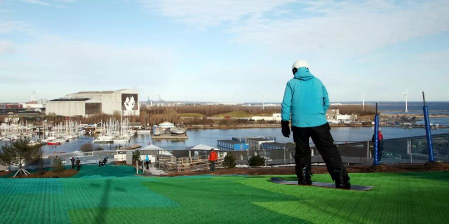 Skifahren auf Müllverbrennungsanlage in Kopenhagen