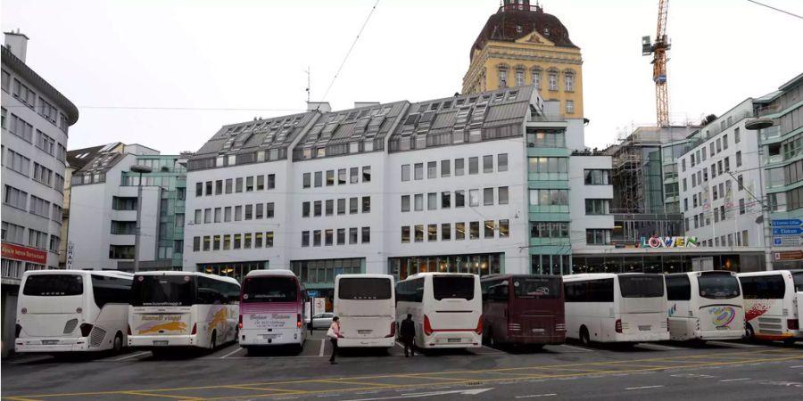 Auch der Löwenplatz nahe Löwendenkmal ist vom Carchaos betroffen.