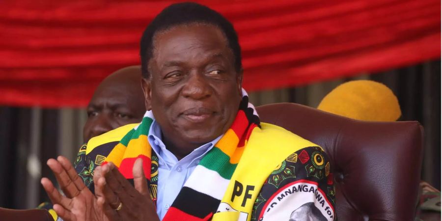 Emmerson Mnangagwa nimmt an einer Wahlkampfkundgebung seiner Partei teil. Morgen könnte er zum Präsidenten gewählt werden.