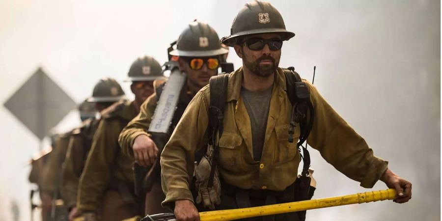 12'000 Feuerwehrleute aus dem ganzen Land kämpfen in Kalifornien gegen mehrere, schwere Waldbrände.