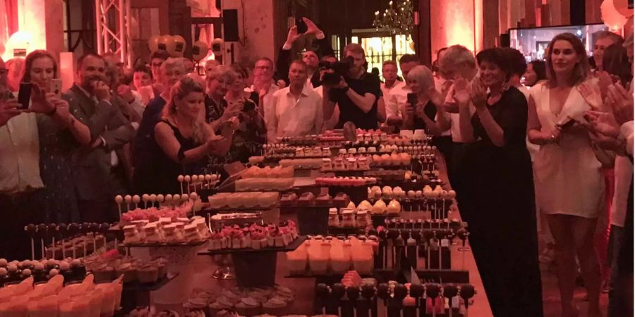 ... Oder auch das feierliche Dessert-Buffet im Montana.