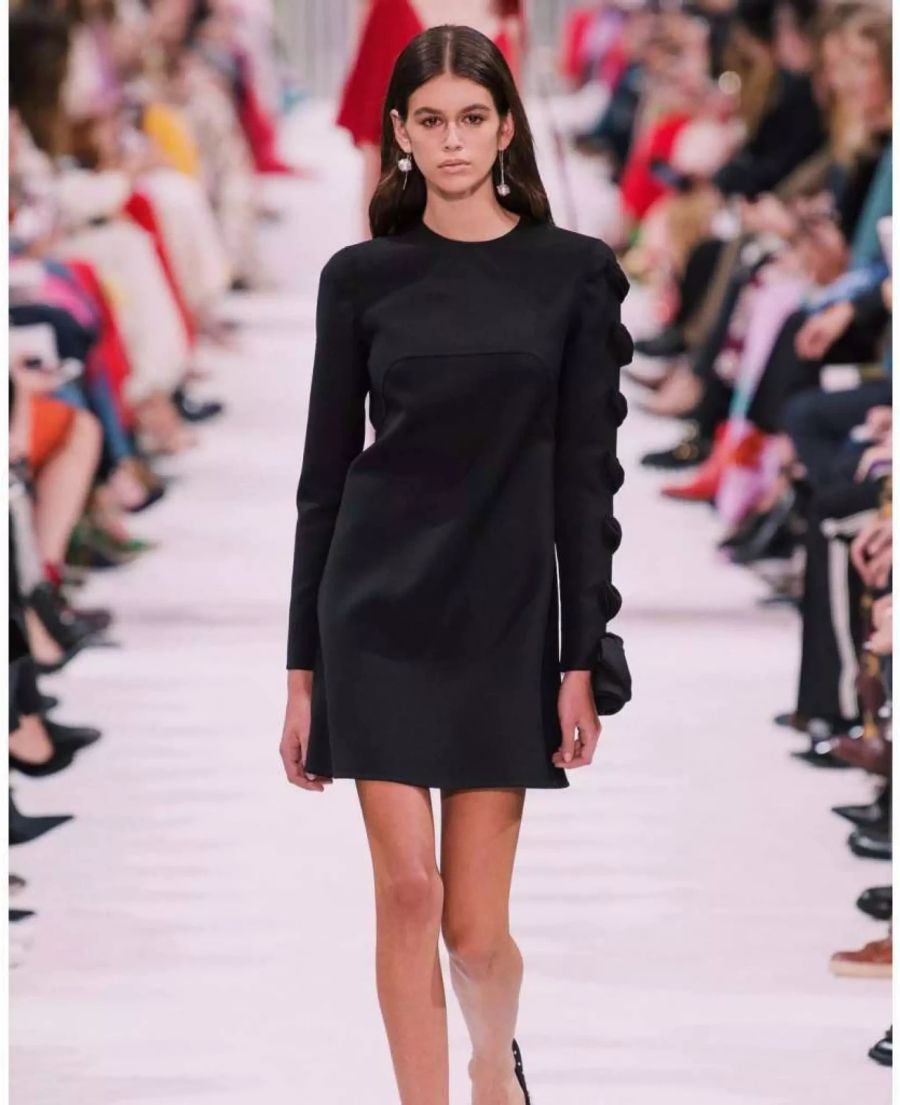 Gefragtes Model: Kaia Gerber läuft auch für Valentino über den Laufsteg.