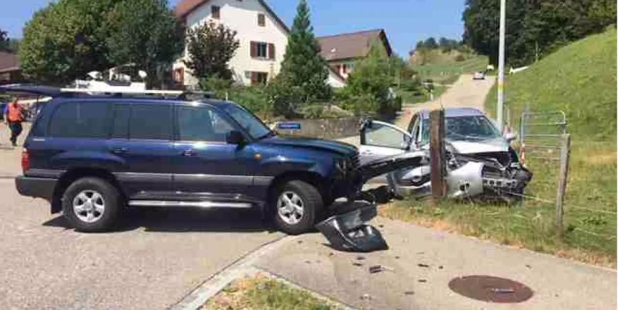 Die 81-Jährige prallte seitlich-frontal in das abbiegende Auto.