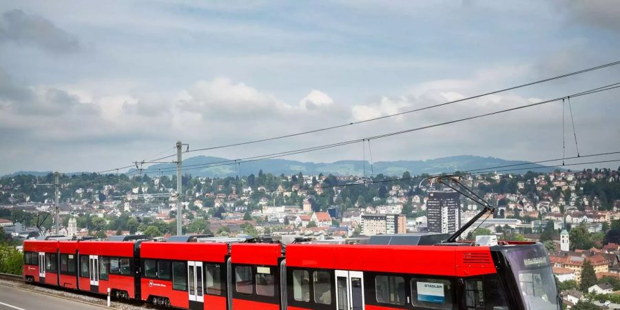 Tango auf Bahnstrecke - zvg Appenzeller Bahnen