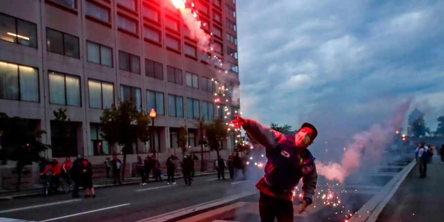 Bis jetzt sind die Proteste überwiegend freidlich verlaufen.