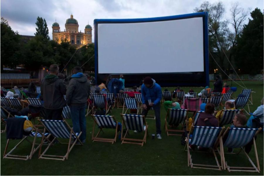 Einmaliges Panorama beim Marzili-Movie in Bern.