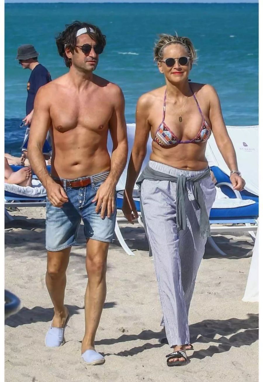 Die Hollywood-Sexbombe und der Zürcher Immobilienmakler zeigten ihre Liebe in Miami Beach.