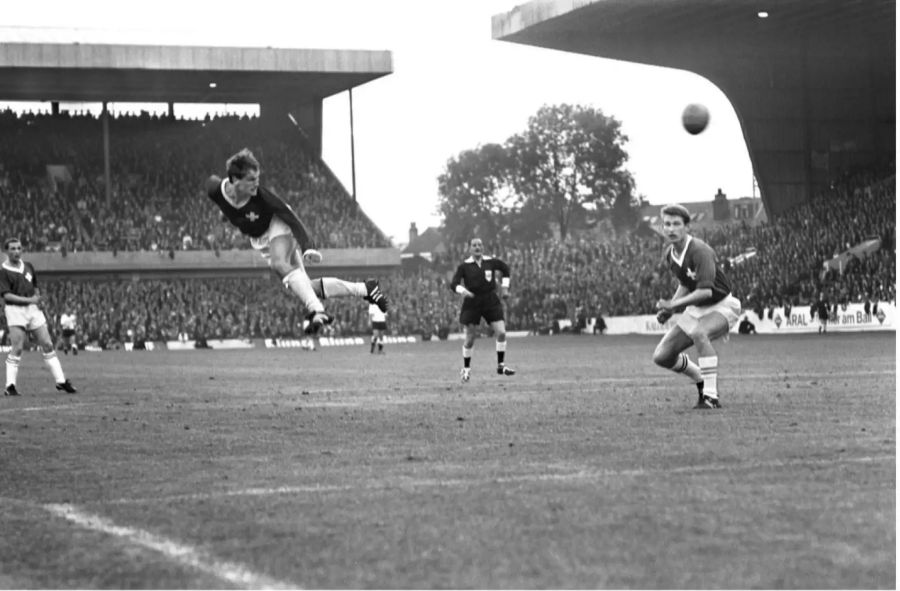 WM 1966: Die Nati fliegt sang- und klanglos in der Gruppenphase raus.