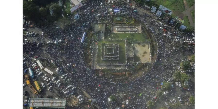 Menschen in Nicaragua gehen weiterhin auf die Strasse: Luftansicht der bisher grössten Proteste