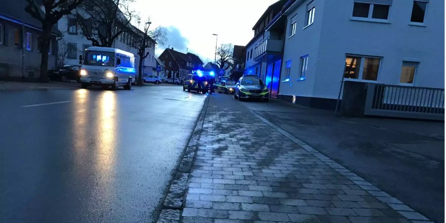 Die Polizei ist im Einsatz (Symbolbild).