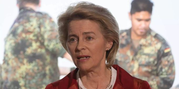 Ursula von der Leyen, Bundesministerin der Verteidigung. Ursula von der Leyen, Bundesministerin der Verteidigung.