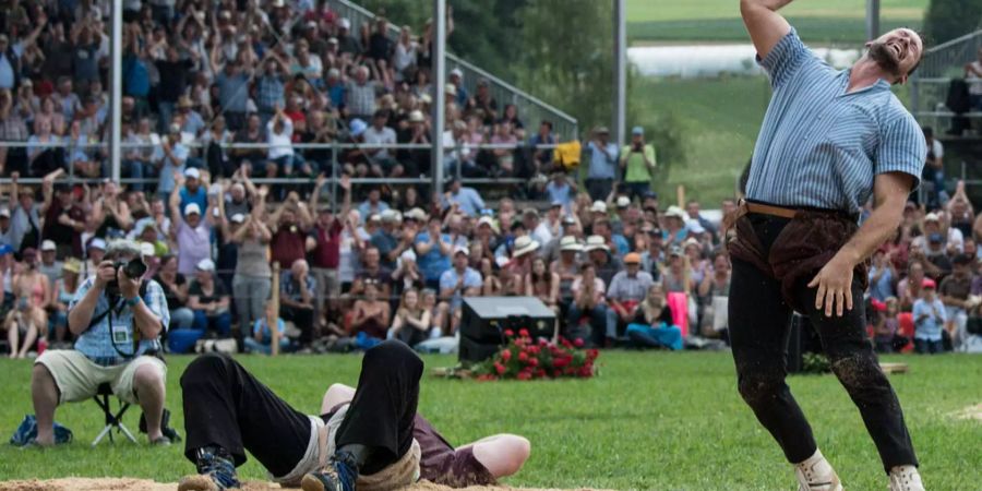 Eine Befreiung: Kilian Wengers Sieg gegen Christian Stucki im Schlussgang des Bernisch-Kantonalen 2017.