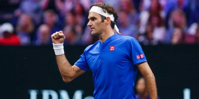 Roger Federer jubelt nach seinem Sieg gegen Nick Kyrgios. Roger Federer jubelt nach seinem Sieg gegen Nick Kyrgios.