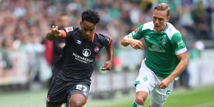Bremens Augustinsson - Fussballer sollen gegen Rassismus eintreten