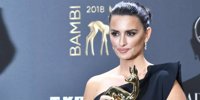 Penelope Cruz freut sich über ihre Auszeichnung in der Kategorie «Schauspielerin International».