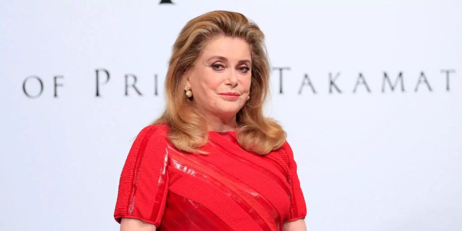 Catherine Deneuve bei einer Pressekonferenz in Tokyo, Japan.