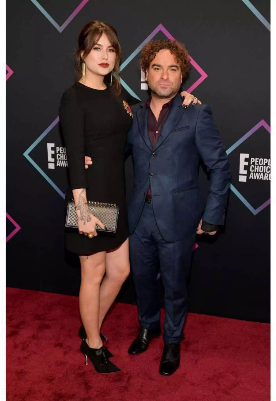 «Big Bang Theory»-Star Johnny Galecki zeigt seine grosse Liebe Alaina Meyer an den People's Choice Awards in Santa Monica.