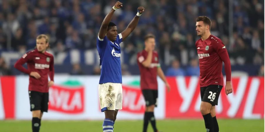 Breel Embolo jubelt nach seinem Tor gegen Hannover 96.