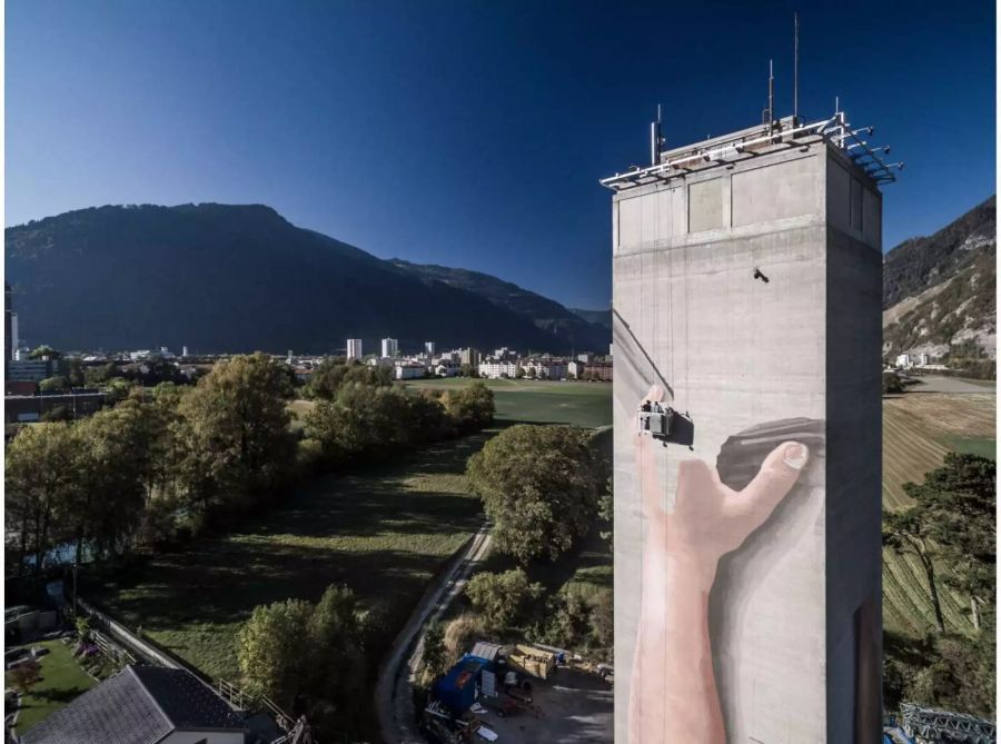 Das grösste Gemälde der Schweiz strahlt in Chur