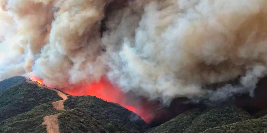 In Santa Barbara, Ventura und um Los Angeles herrscht extreme Brandgefahr.