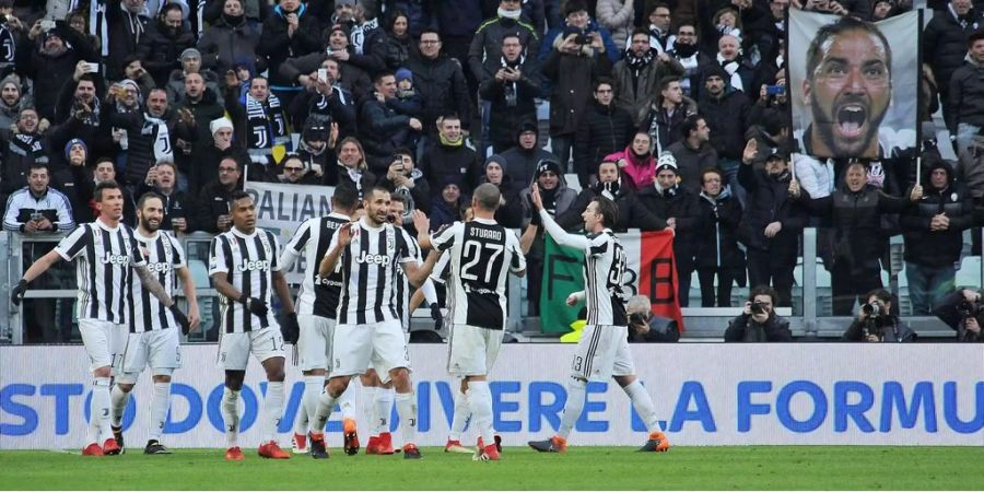 Juventus Turin ist dank dem 2:0 Erfolg in Florenz wieder an der Tabellenspitze platziert.