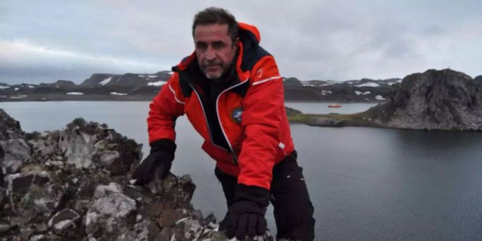 Bei einer Antarktis-Forschungsmission ist ein spanischer Marineoffizier ums Leben gekommen. Bei einer Antarktis-Forschungsmission ist ein spanischer Marineoffizier ums Leben gekommen.