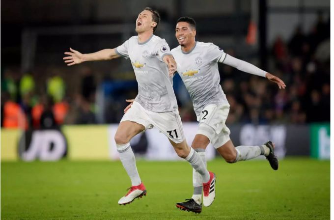 Überglücklich: Nemanja Matic und Chris Smalling von Manchester United. Überglücklich: Nemanja Matic und Chris Smalling von Manchester United.