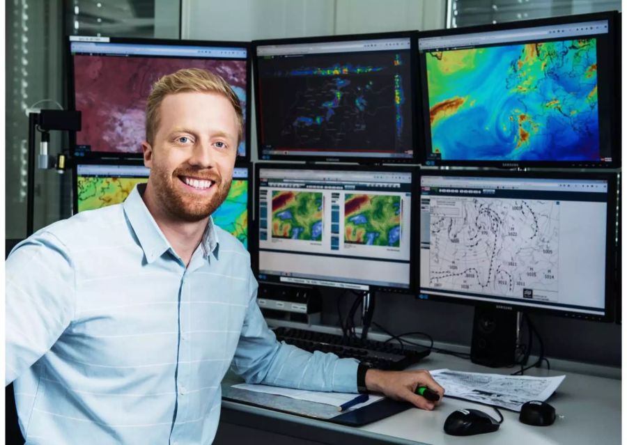 SRF3-Wetterfrosch Luzian Schmassmann beginnt morgens um 03:30 Uhr im Büro.