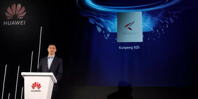 William Xu, Marketingchef von Huawei, spricht auf einer Veranstaltung.