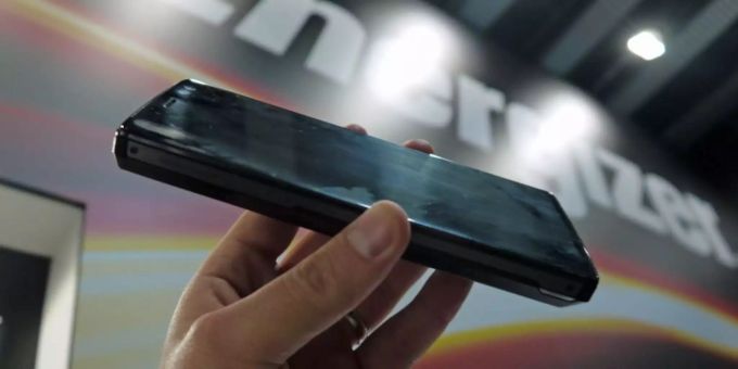 Ein Prototyp des Vorgängers des «Power Max» war an der Mobile World Convention in 2018 zu sehen. Energizer Smartphone