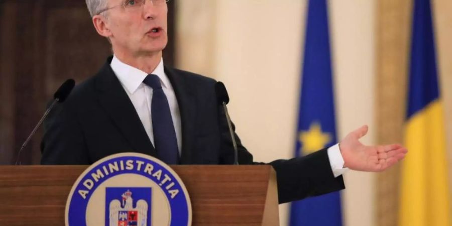Nato-Generalsekretär Stoltenberg kündigte an, die Nato werde eigene Initiativen prüfen, um den Vertrag zu erhalten und die Rüstungskontrolle zu stärken. Foto: Vadim Ghirda/AP