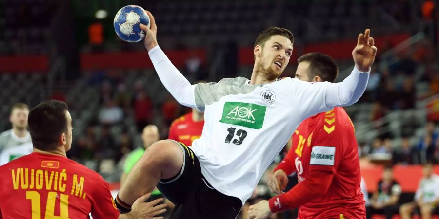 Titelverteidiger Deutschland setzt sich gegen Aussenseiter Montenegro problemlos durch.