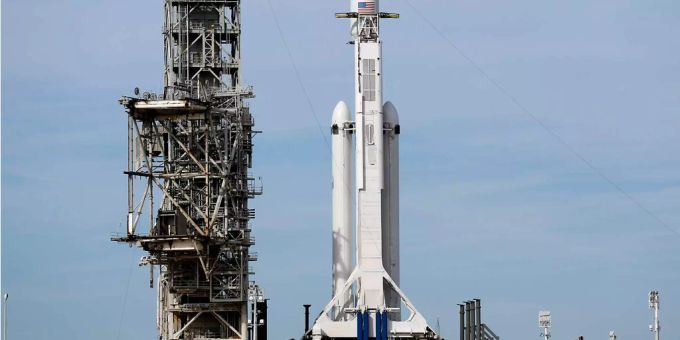 Die «Falcon Heavy» ist fast zum Start bereit Die «Falcon Heavy» ist fast zum Start bereit