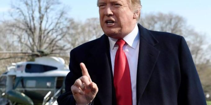 US-Präsident Donald Trump, hier am Donnerstag in Washington, droht mit Schliessung der Grenze zu Mexiko. Foto: Jacquelyn Martin/AP US-Präsident Donald Trump, hier am Donnerstag in Washington, droht mit Schliessung der Grenze zu Mexiko. Foto: Jacquelyn Martin/AP
