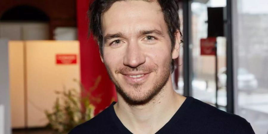 Eine riesen Gaudi: Felix Neureuther als Schlagerstar. Foto: Georg Wendt