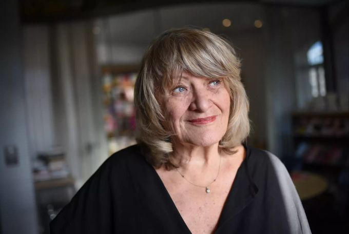 Verteidigt Roger Schawinski Alice Schwarzer steht in der Redaktion der Zeitschrift «Emma». Roger Schawinski
