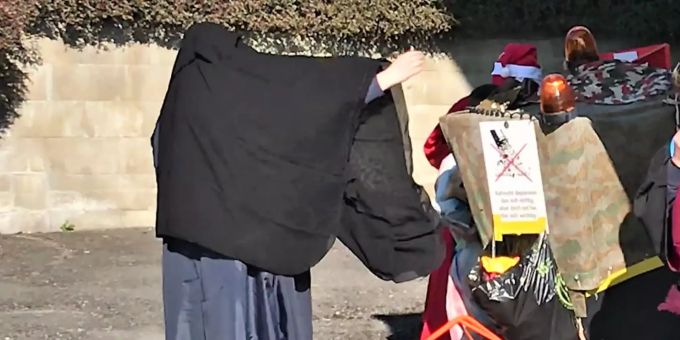 Als Verkleidung - Jetzt ist die Burka an der Fasnacht angekommen