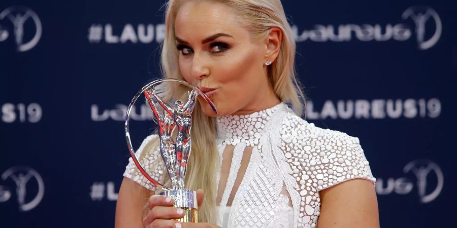 Lindsey Vonn mit Trophäe