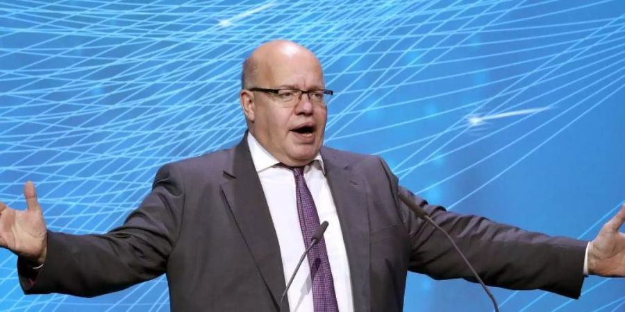 Bundeswirtschaftsminister Peter Altmaier (CDU) will zu einem Krisentreffen wegen der wirtschaftlichen Folgen des Coronavirus laden. Foto: Daniel Karmann/dpa