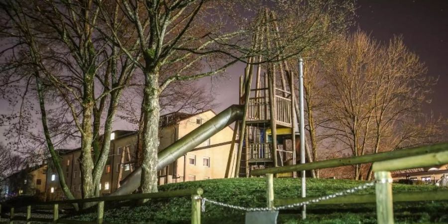 Nach Angaben der Polizei war das Kind zusammen mit seiner Kindergartengruppe auf einem Spielplatz, der sich am Ufer der Rems befindet. Foto: Christoph Schmidt/dpa