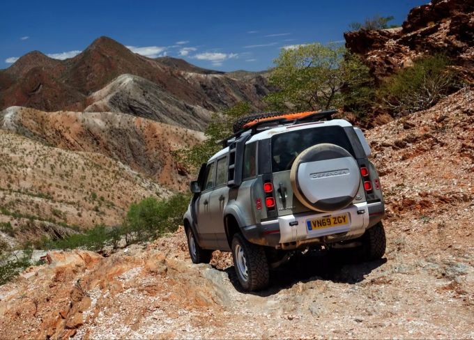Fährt dort wo andere kaum laufen können 2020 Land Rover Defender