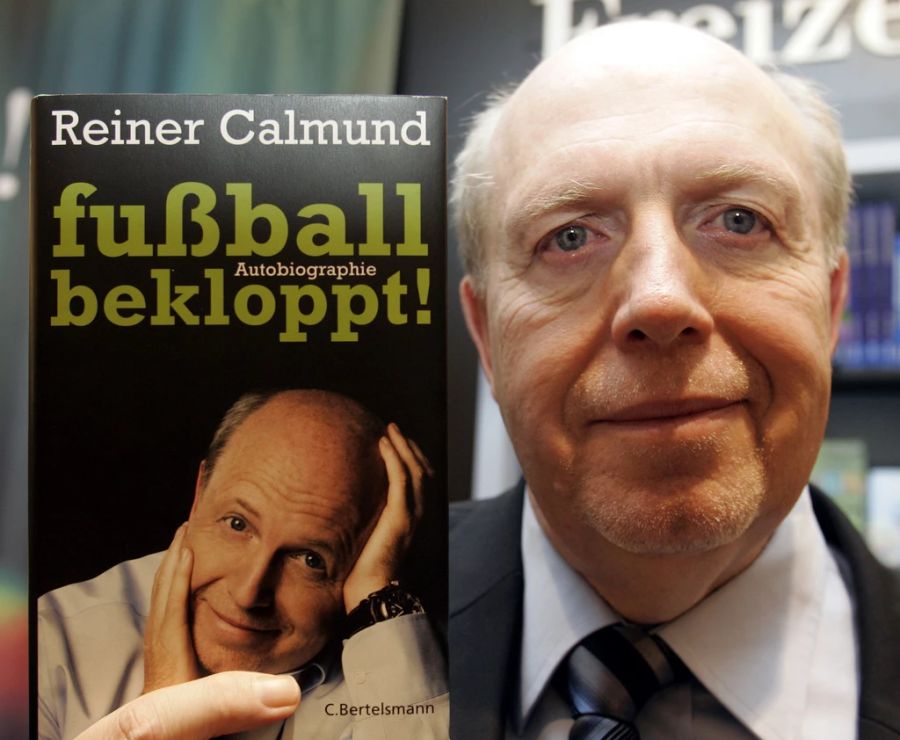 Reiner Calmund mit seiner Biografie.