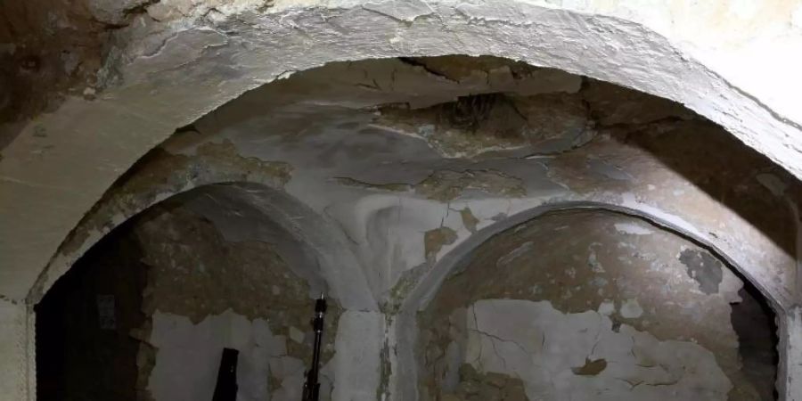 Krypta unter dem Innenhof der Moschee mit Eingängen zu den Raubstollen. Foto: Ali Al-Magasees/Universität Heidelberg/dpa